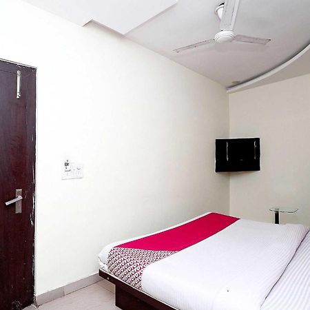 Oyo Flagship Hotel Krishna Chinhat Екстер'єр фото