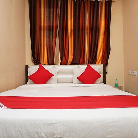 Oyo Flagship Hotel Krishna Chinhat Екстер'єр фото