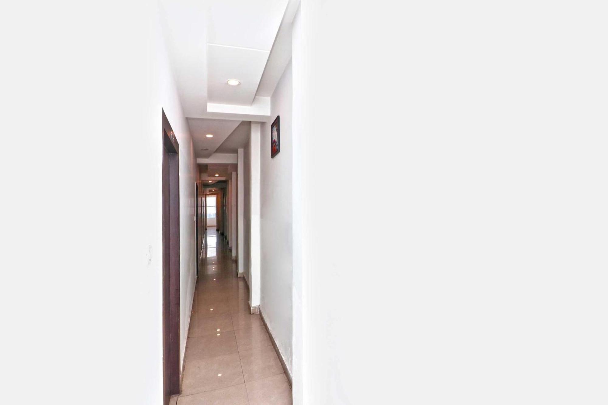 Oyo Flagship Hotel Krishna Chinhat Екстер'єр фото