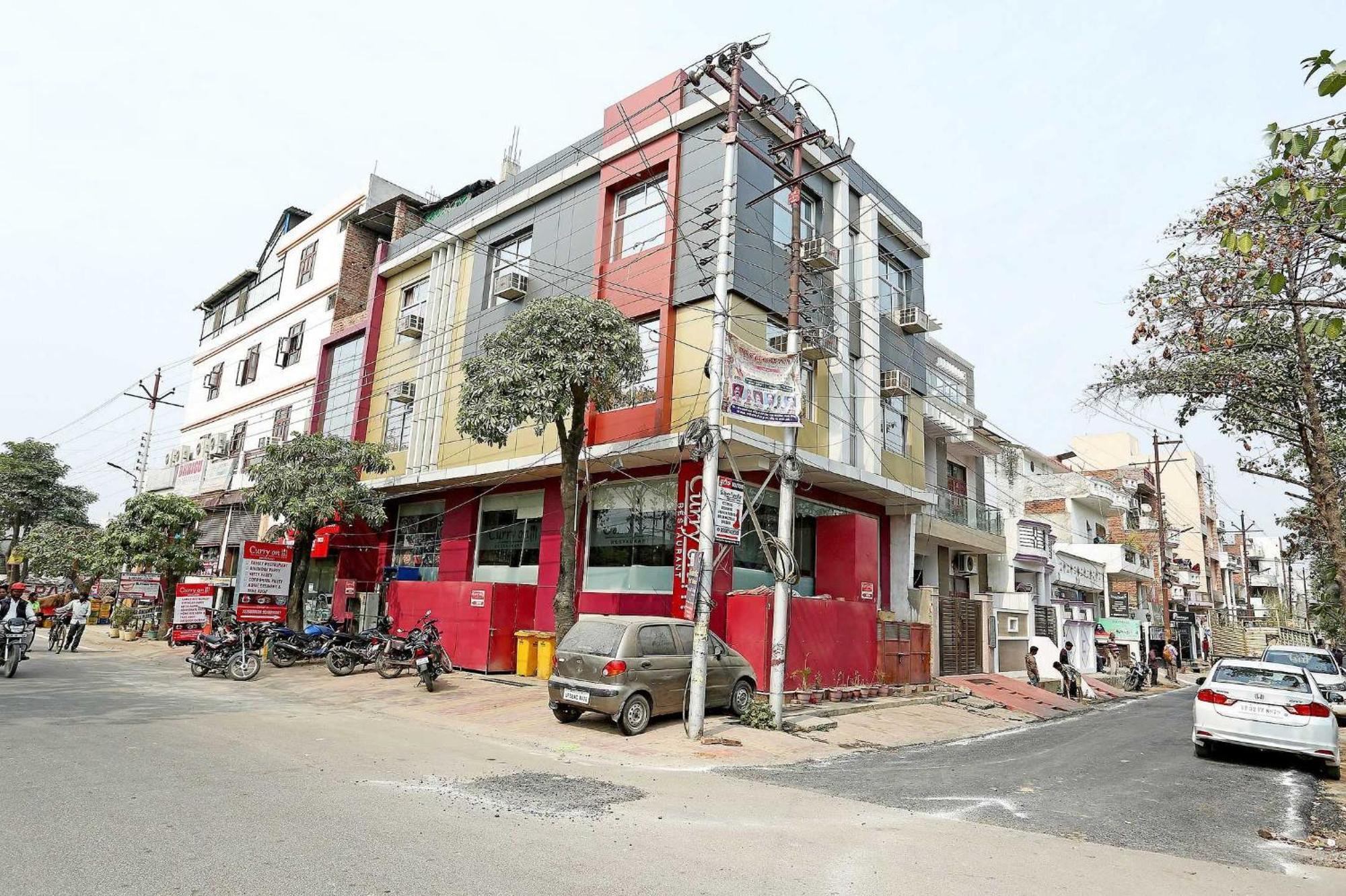 Oyo Flagship Hotel Krishna Chinhat Екстер'єр фото