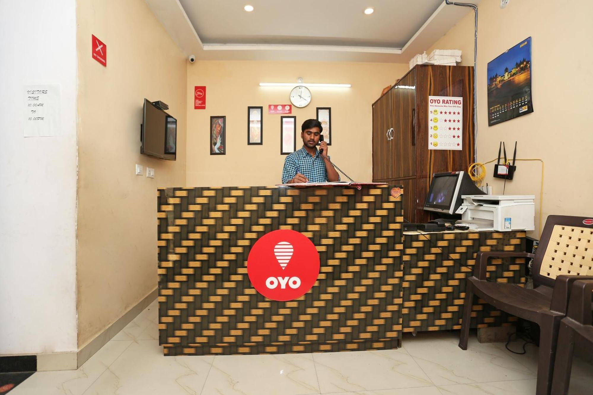 Oyo Flagship Hotel Krishna Chinhat Екстер'єр фото