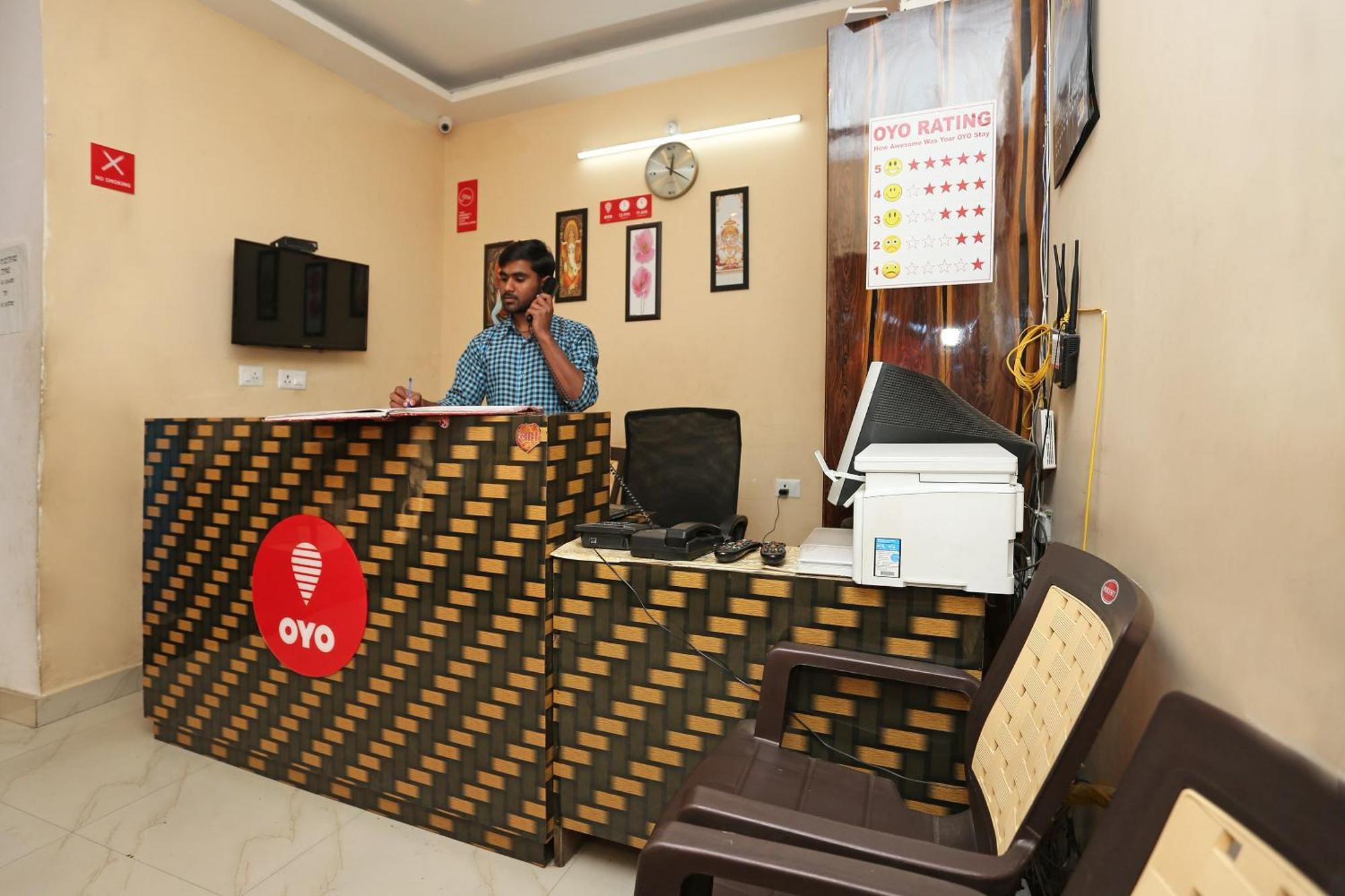 Oyo Flagship Hotel Krishna Chinhat Екстер'єр фото